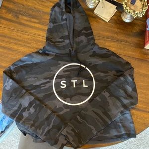 Arch Apparel woman’s hoodie cropped